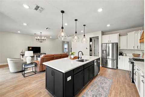 Casa en venta en Land O' Lakes, Florida, 5 dormitorios, 229.47 m2 № 2368927 - foto 8