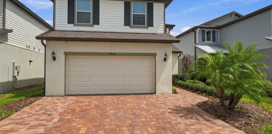 Casa en Land O' Lakes, Florida 5 dormitorios, 229.47 m2 № 2368927
