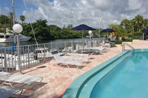 Condo in Coral Gables, Florida, 1 bedroom  № 1698805 - photo 3
