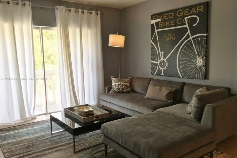 Condo in Coral Gables, Florida, 1 bedroom  № 1698805 - photo 11