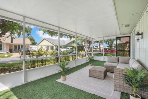 Duplex in New Smyrna Beach, Florida 2 bedrooms, 116.31 sq.m. № 2218878 - photo 26
