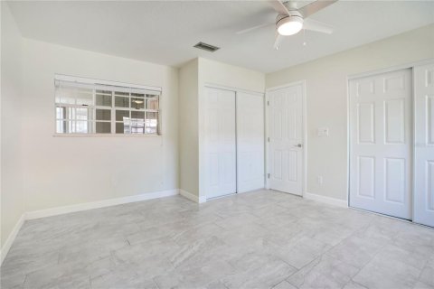 Duplex in New Smyrna Beach, Florida 2 bedrooms, 116.31 sq.m. № 2218878 - photo 22
