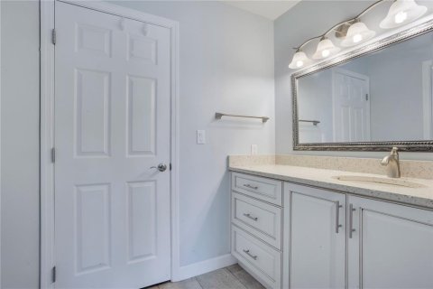 Duplex in New Smyrna Beach, Florida 2 bedrooms, 116.31 sq.m. № 2218878 - photo 17