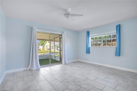Duplex in New Smyrna Beach, Florida 2 bedrooms, 116.31 sq.m. № 2218878 - photo 15