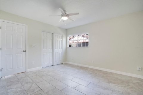 Duplex in New Smyrna Beach, Florida 2 bedrooms, 116.31 sq.m. № 2218878 - photo 19