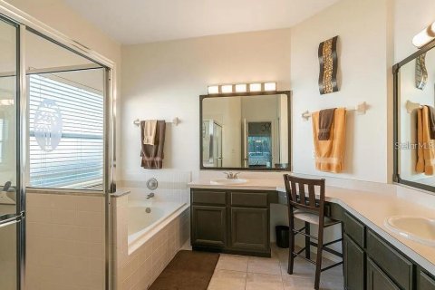 House in Bradenton, Florida 4 bedrooms, 168.71 sq.m. № 2393964 - photo 18