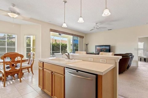 House in Bradenton, Florida 4 bedrooms, 168.71 sq.m. № 2393964 - photo 10