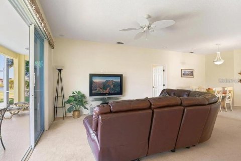 House in Bradenton, Florida 4 bedrooms, 168.71 sq.m. № 2393964 - photo 7