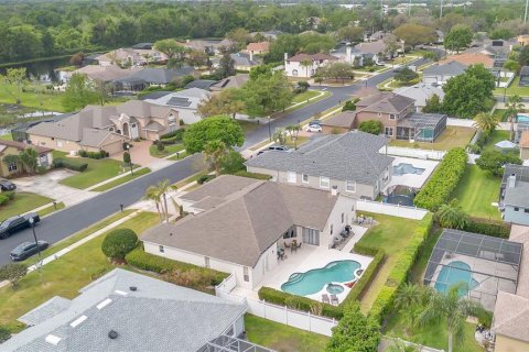 House in Oviedo, Florida 5 bedrooms, 290.6 sq.m. № 1598407 - photo 30
