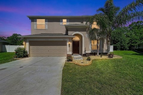 House in Hudson, Florida 4 bedrooms, 226.77 sq.m. № 2302123