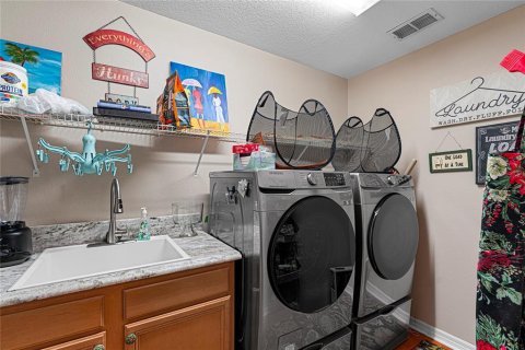 Casa en venta en Tampa, Florida, 4 dormitorios, 255.39 m2 № 1780415 - foto 19