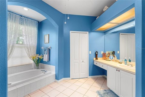 Casa en venta en Tampa, Florida, 4 dormitorios, 255.39 m2 № 1780415 - foto 23