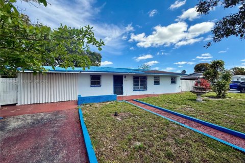 Villa ou maison à Miami Gardens, Floride 4 chambres, 149.39 m2 № 2047980