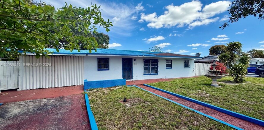 Villa ou maison à Miami Gardens, Floride 4 chambres, 149.39 m2 № 2047980