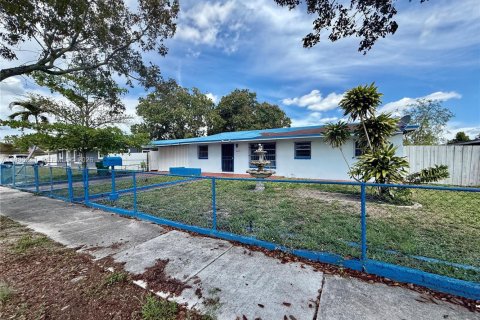 Villa ou maison à vendre à Miami Gardens, Floride: 4 chambres, 149.39 m2 № 2047980 - photo 3