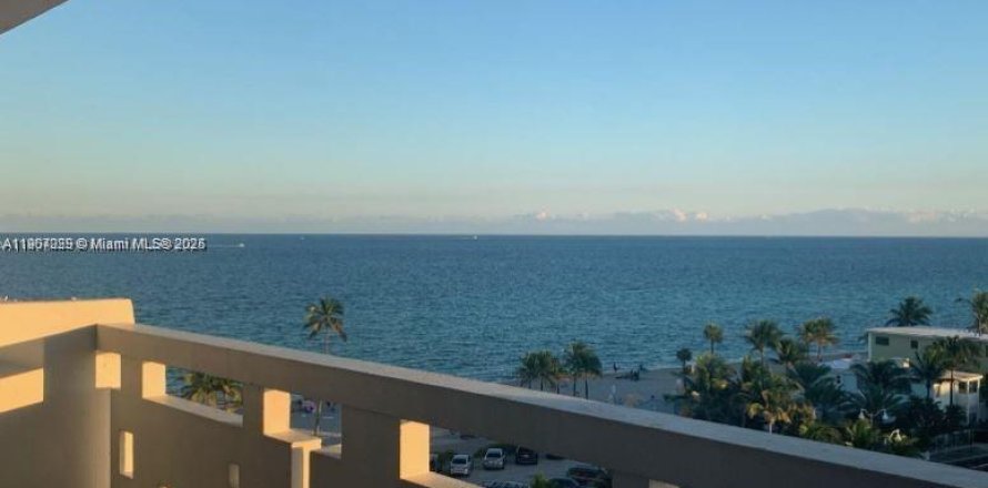 Condo à Hollywood, Floride, 1 chambre  № 1963622