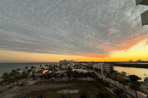 Condominio en alquiler en Hollywood, Florida, 1 dormitorio, 75.44 m2 № 1963622 - foto 20