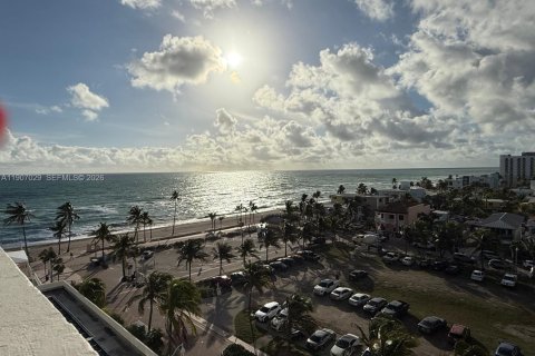 Condominio en alquiler en Hollywood, Florida, 1 dormitorio, 75.44 m2 № 1963622 - foto 25