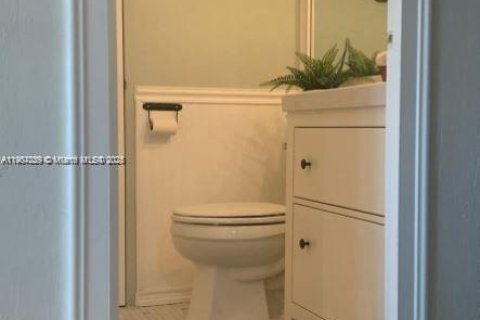 Copropriété à louer à Hollywood, Floride: 1 chambre, 75.44 m2 № 1963622 - photo 16