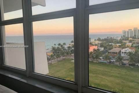 Copropriété à louer à Hollywood, Floride: 1 chambre, 75.44 m2 № 1963622 - photo 7