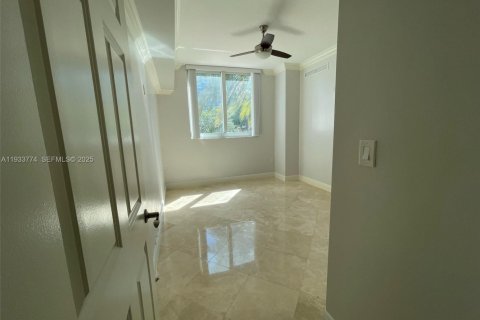 Condominio en alquiler en Hallandale Beach, Florida, 2 dormitorios, 132.39 m2 № 1992045 - foto 6
