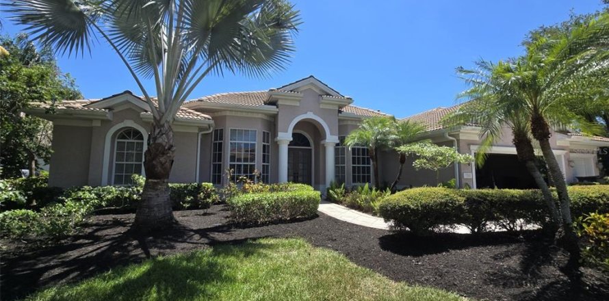 Casa en Bradenton, Florida 4 dormitorios, 319.12 m2 № 2148720