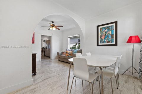 Propiedad comercial en venta en Miami, Florida, 201.97 m2 № 1819871 - foto 16