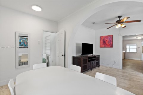 Propiedad comercial en venta en Miami, Florida, 201.97 m2 № 1819871 - foto 17