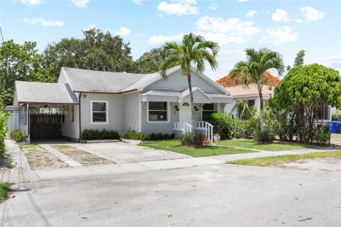 Propiedad comercial en venta en Miami, Florida, 201.97 m2 № 1819871 - foto 10