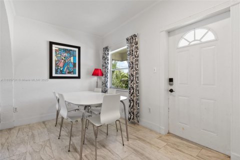 Propiedad comercial en venta en Miami, Florida, 201.97 m2 № 1819871 - foto 18