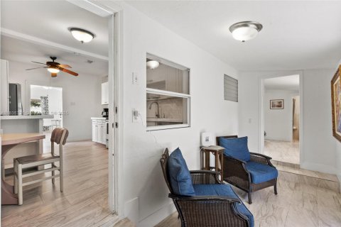 Propiedad comercial en venta en Miami, Florida, 201.97 m2 № 1819871 - foto 29