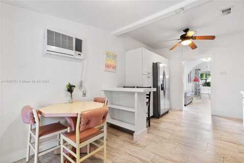 Propiedad comercial en venta en Miami, Florida, 201.97 m2 № 1819871 - foto 23