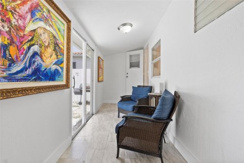 Propiedad comercial en venta en Miami, Florida, 201.97 m2 № 1819871 - foto 30