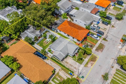 Propiedad comercial en venta en Miami, Florida, 201.97 m2 № 1819871 - foto 4