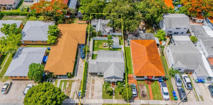 Propiedad comercial en Miami, Florida 201.97 m2 № 1819871