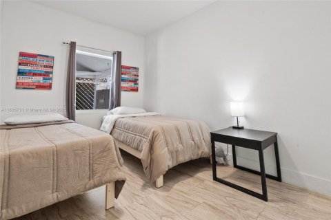 Propiedad comercial en venta en Miami, Florida, 201.97 m2 № 1819871 - foto 25