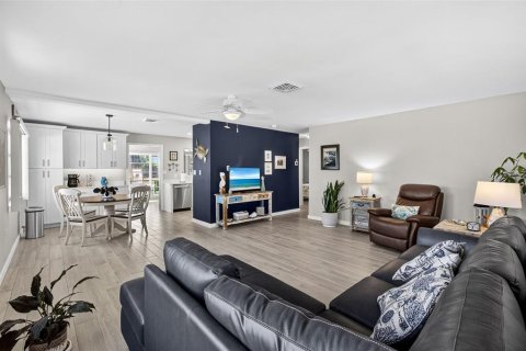 Condo in Englewood, Florida, 2 bedrooms  № 1903853 - photo 22
