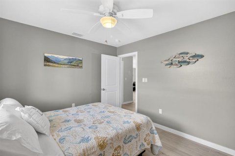 Condo in Englewood, Florida, 2 bedrooms  № 1903853 - photo 18