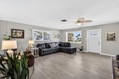Condo in Englewood, Florida, 2 bedrooms  № 1903853 - photo 20