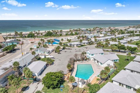 Condo in Englewood, Florida, 2 bedrooms  № 1903853 - photo 9