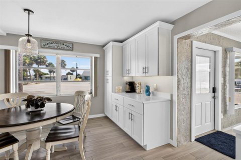 Condo in Englewood, Florida, 2 bedrooms  № 1903853 - photo 27