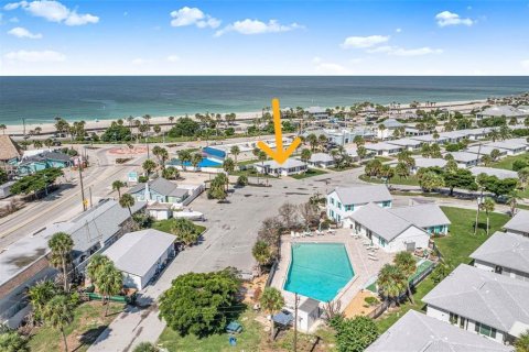 Condo in Englewood, Florida, 2 bedrooms  № 1903853 - photo 8