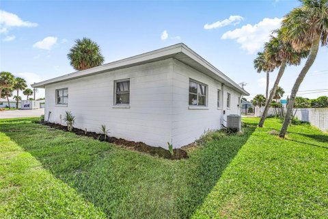 Condo in Englewood, Florida, 2 bedrooms  № 1903853 - photo 12
