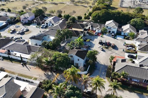 Купить виллу или дом в Майами-Гарденс, Флорида 3 спальни, 144.56м2, № 2032834 - фото 23