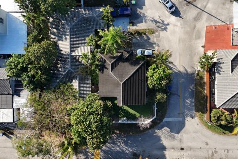 Купить виллу или дом в Майами-Гарденс, Флорида 3 спальни, 144.56м2, № 2032834 - фото 2