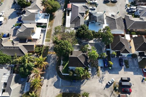 Купить виллу или дом в Майами-Гарденс, Флорида 3 спальни, 144.56м2, № 2032834 - фото 21