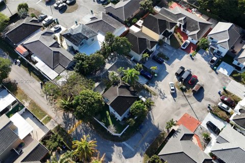 Купить виллу или дом в Майами-Гарденс, Флорида 3 спальни, 144.56м2, № 2032834 - фото 22