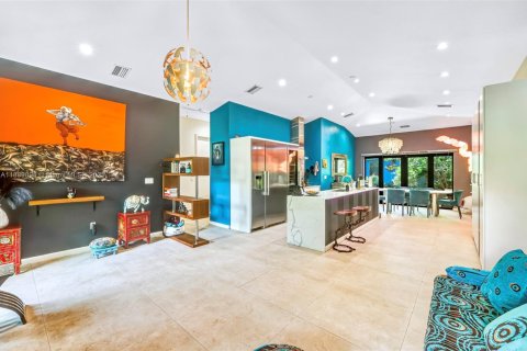 House in North Miami, Florida 4 bedrooms, 210.05 sq.m. № 1948216 - photo 12