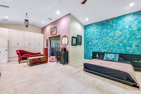 House in North Miami, Florida 4 bedrooms, 210.05 sq.m. № 1948216 - photo 17