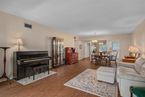 Condo in Clearwater, Florida, 2 bedrooms  № 1900812 - photo 14